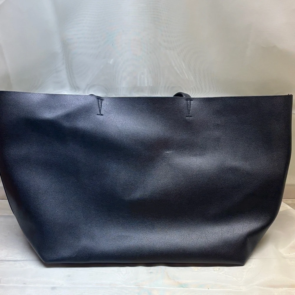 Victoria's Secret Large Black Faux Leather Tote Bag with Tassel Vegan - Picture 9 of 10